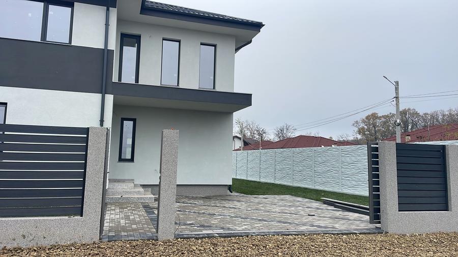 Casă cu 4 camere în Corbeanca