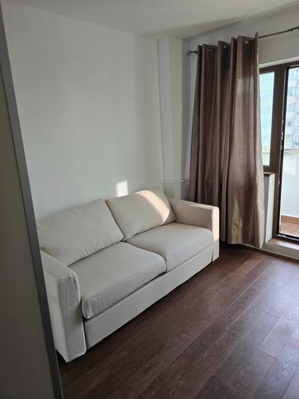 Apartament cu 4 camere semidecomandat în Crângași