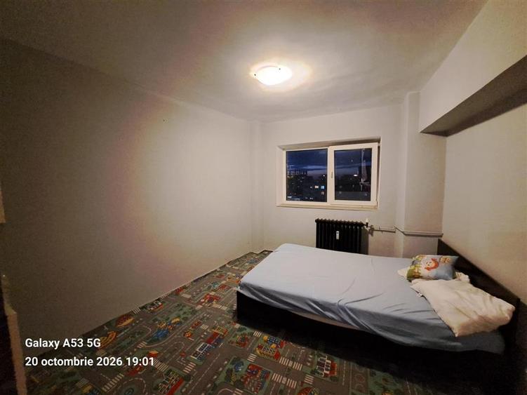 Apartament cu 3 camere decomandat în Basarabia