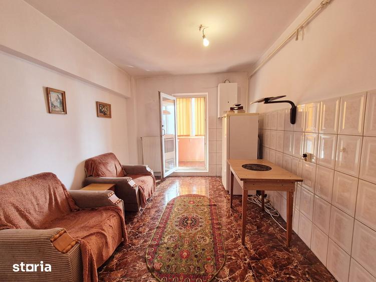 Apartament cu 3 camere decomandat în 1 Mai