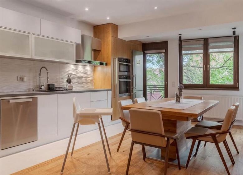 Apartament cu 3 camere decomandat în Ultracentral