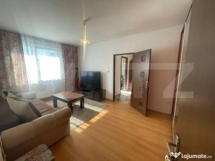 Apartament cu 2 camere semidecomandat în Horea