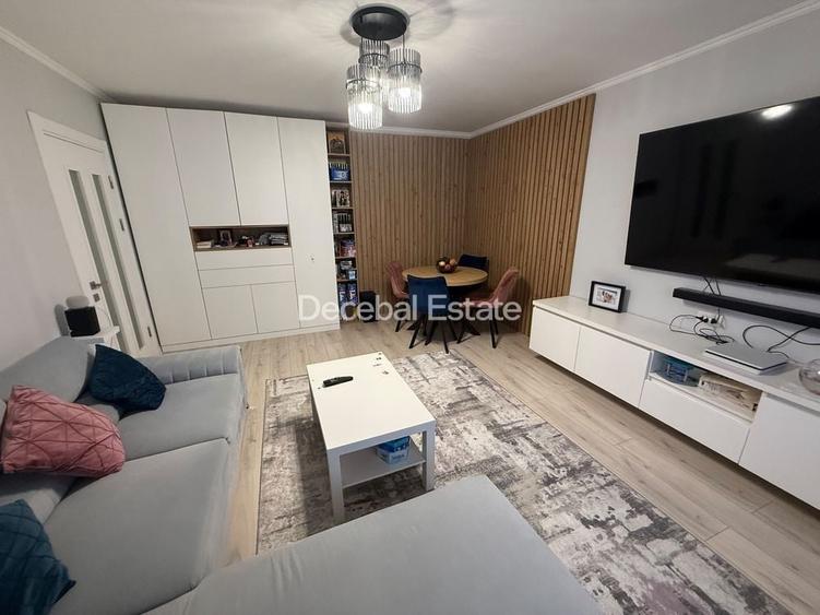 Apartament cu 3 camere decomandat, mobilat în Vitan