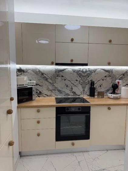 Apartament cu 2 camere semidecomandat, mobilat în Dacia