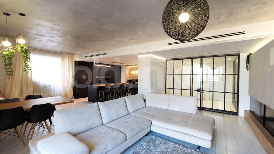Penthouse cu 5 camere decomandat, mobilat în Herăstrău