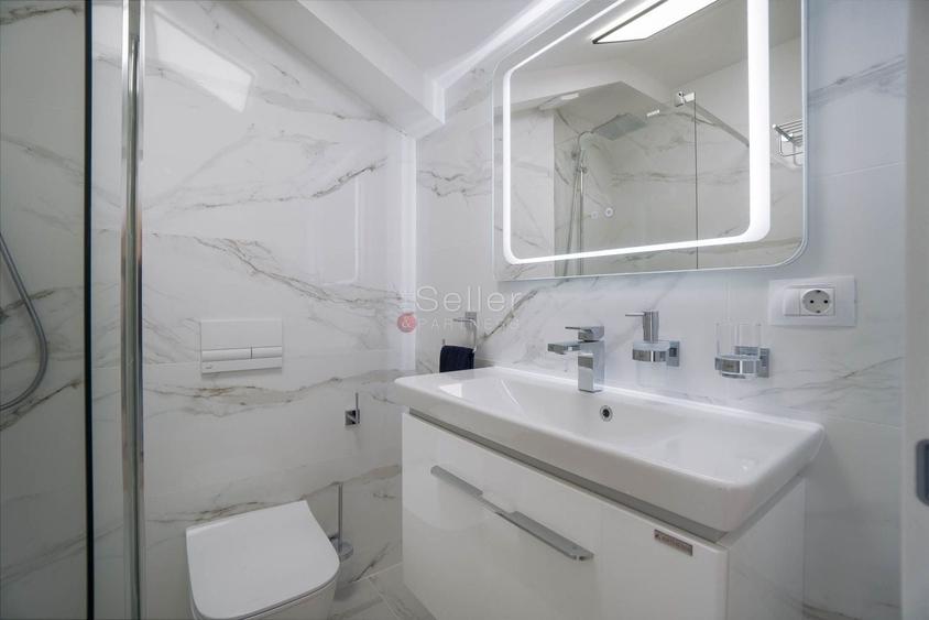 Apartament cu 3 camere decomandat, mobilat în Poiana Brașov