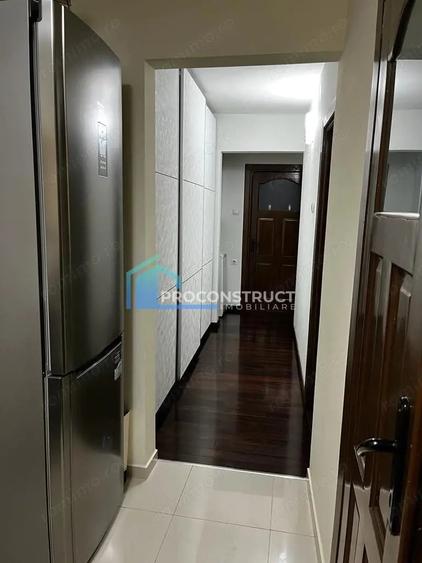 Apartament cu 3 camere decomandat în Lunei