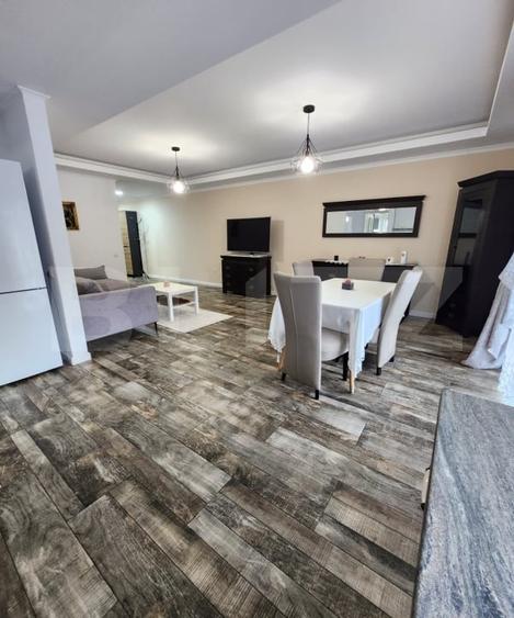 Apartament cu 2 camere semidecomandat, mobilat în Florești