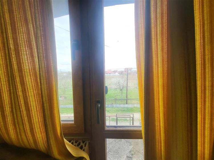 Casă cu 5 camere cu Teren 522 Mp în Sântandrei