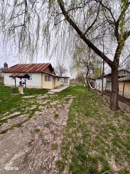 Casă cu 4 camere cu Teren 2244 Mp în Măciuca