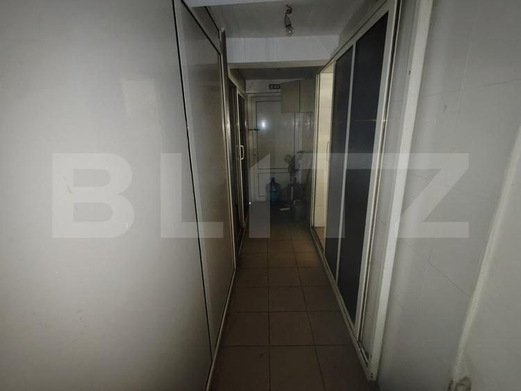 Spațiu comercial, de 400 mp, în Jibou