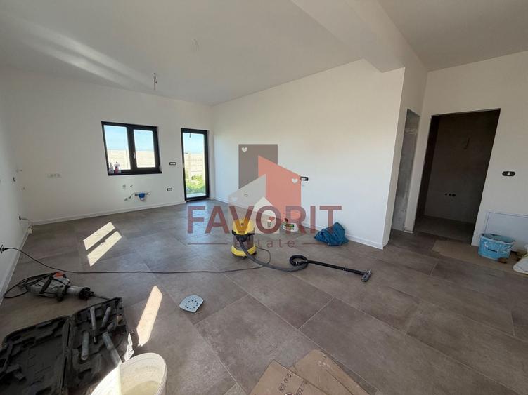 Duplex cu 4 camere cu Canalizare în Torontalului