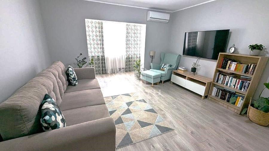 Apartament cu 3 camere decomandat, mobilat în Dâmbovița