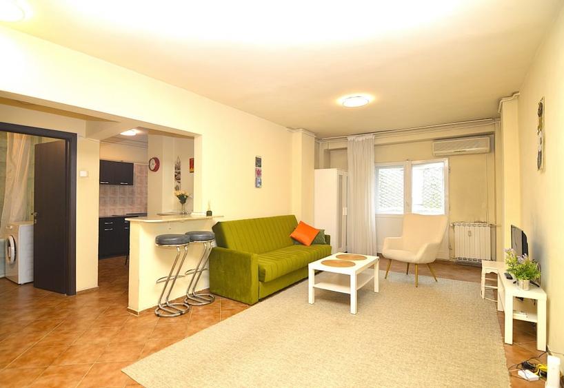 Apartament cu 2 camere decomandat, mobilat în Decebal