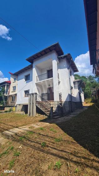 Casă cu 5 camere cu Teren 1672 Mp în Curtea de Argeș