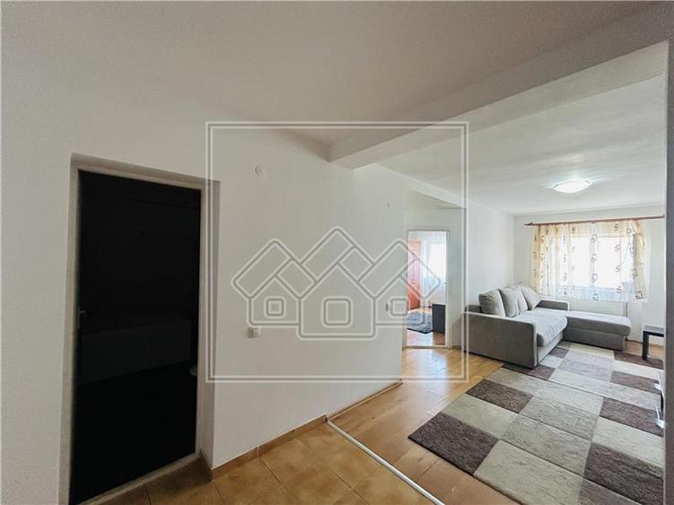 Apartament cu 2 camere decomandat în Broscărie