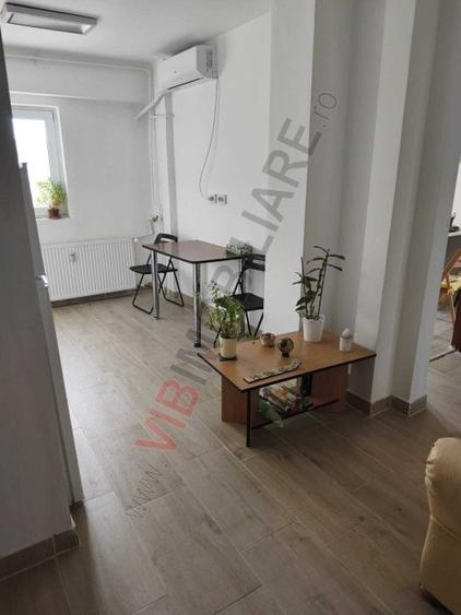 Apartament cu 3 camere decomandat în Calea Călărașilor