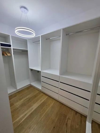 Apartament cu 3 camere semidecomandat în Pipera
