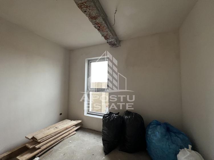 Duplex cu 4 camere cu Canalizare în Covaci