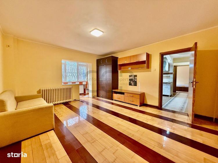 Apartament cu 2 camere decomandat în Văcăresti