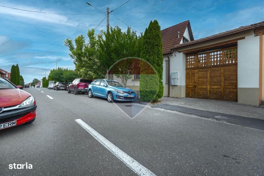 Casă cu 4 camere în Cristian