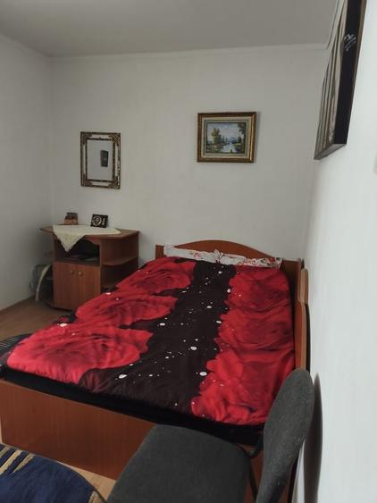 Apartament cu 3 camere decomandat în Todirești