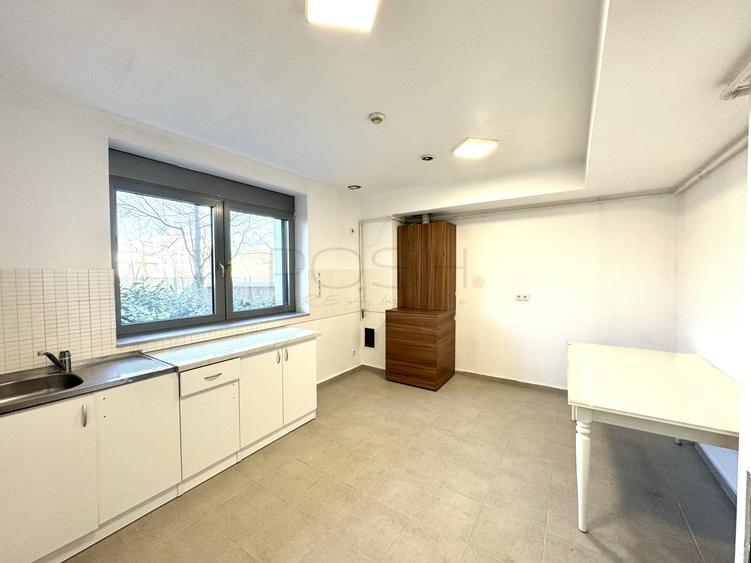 Apartament cu 4 camere în Nordului