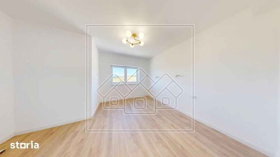 Apartament cu 4 camere în Cristian