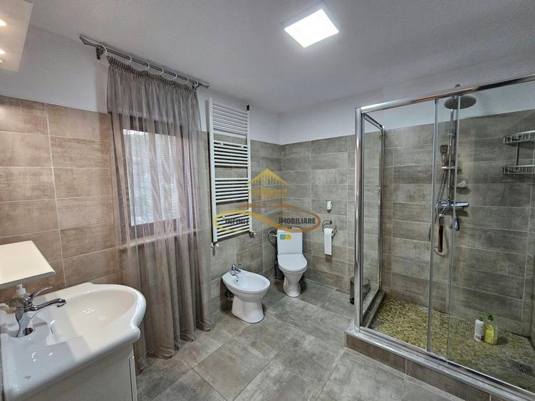 Casă individuală cu 4 camere cu Canalizare în Hemeiuș