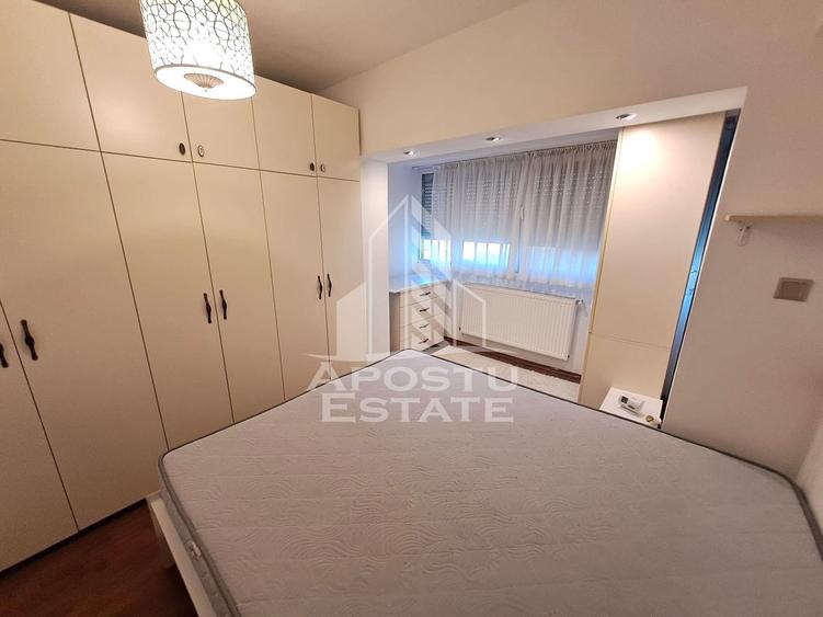 Apartament cu 3 camere decomandat, mobilat în Aradului