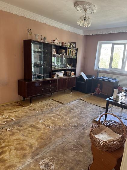 Apartament cu 2 camere decomandat în Exterior Vest