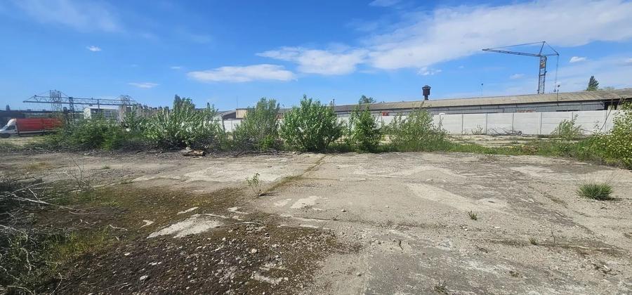 Teren Construcții intravilan de 2077 mp, în Est