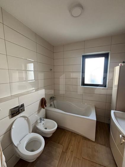 Apartament cu 4 camere semidecomandat, mobilat în Mănăștur