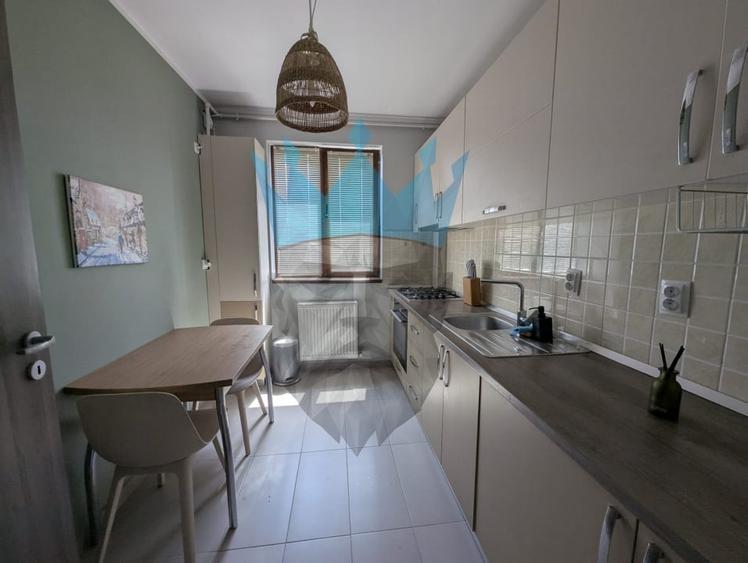 Apartament cu 2 camere semidecomandat, mobilat în Gorjului