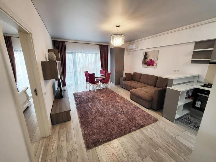 Apartament cu 2 camere semidecomandat, mobilat în Faleză
