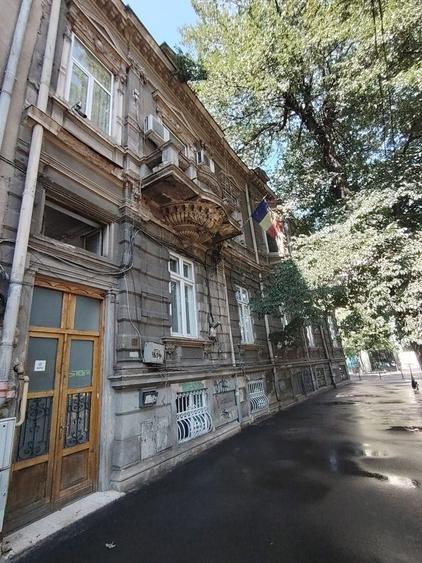 Apartament cu 3 camere decomandat, mobilat în Pache Protopopescu