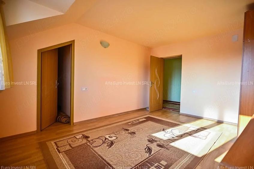 Casă cu 5 camere cu Teren 650 Mp în Sânpetru