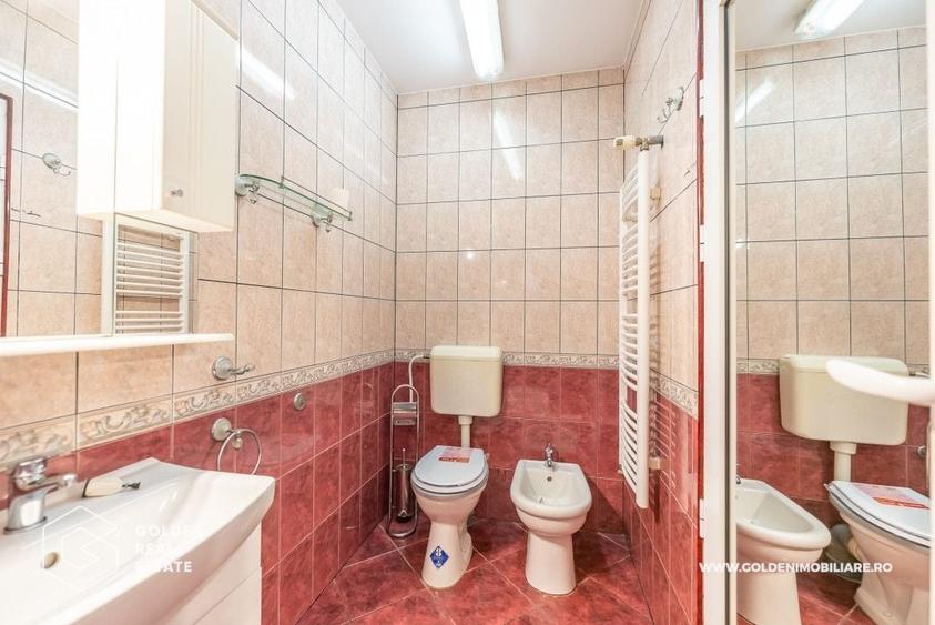 Casă individuală cu 5 camere cu Canalizare în Podgoria