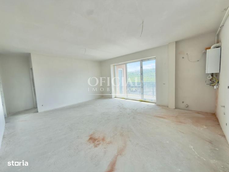 Apartament cu 3 camere semidecomandat în Florești