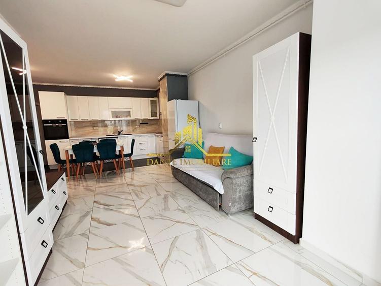 Apartament cu 3 camere semidecomandat, mobilat în Bună Ziua