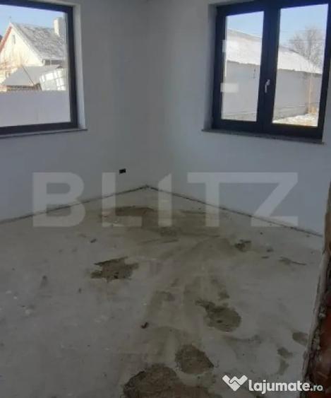 Casă cu 5 camere cu Teren 950 Mp în Central
