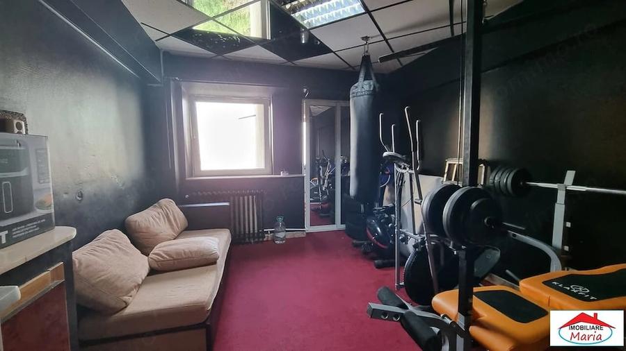 Apartament cu 5 camere în Soarelui