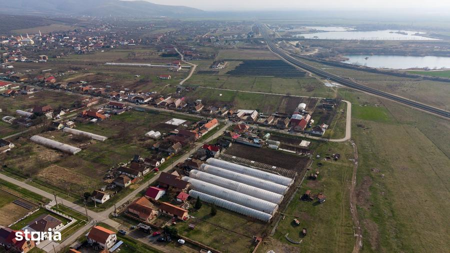 Casă cu 2 camere cu Teren 1570 Mp în Ghioroc