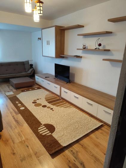 Apartament cu 3 camere decomandat în Faleza Nord
