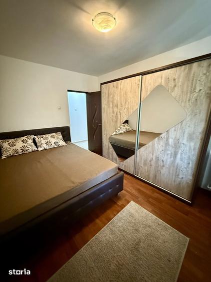 Inchiriez Apartament Renovat 3 Camere Pajura, sect. 1 - 13