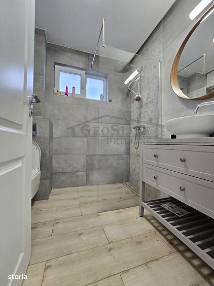 Apartament cu 3 camere decomandat în Baciu