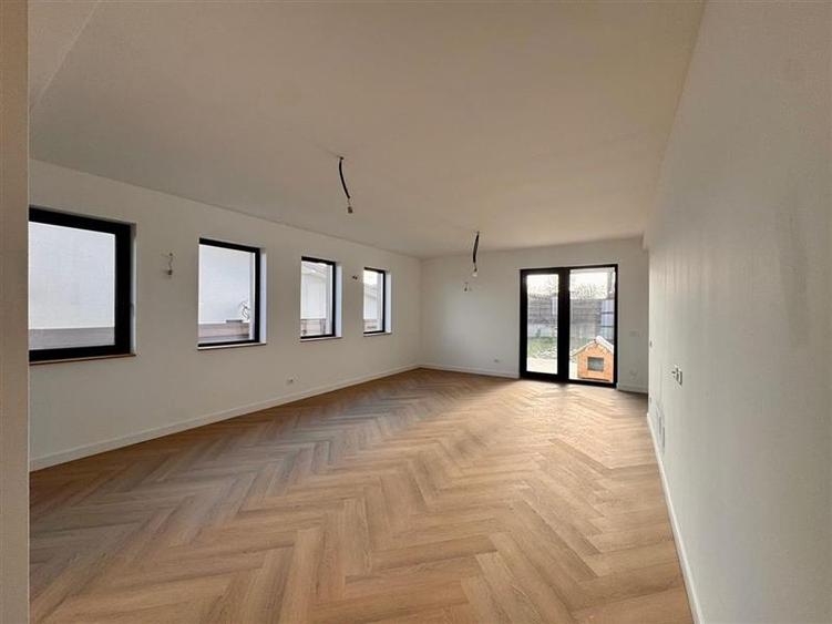 Casă individuală cu 4 camere cu Teren 561 Mp în Hlincea