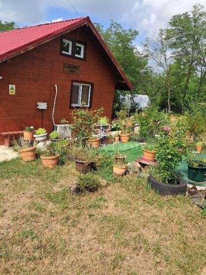 Casă individuală cu 2 camere cu Canalizare în Surani