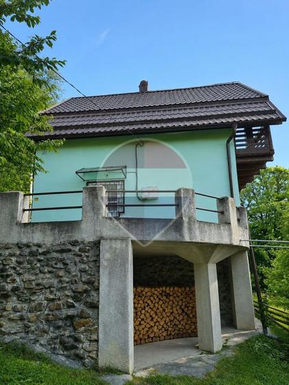 Casă individuală cu 4 camere cu Teren 930 Mp în Valea Ierii