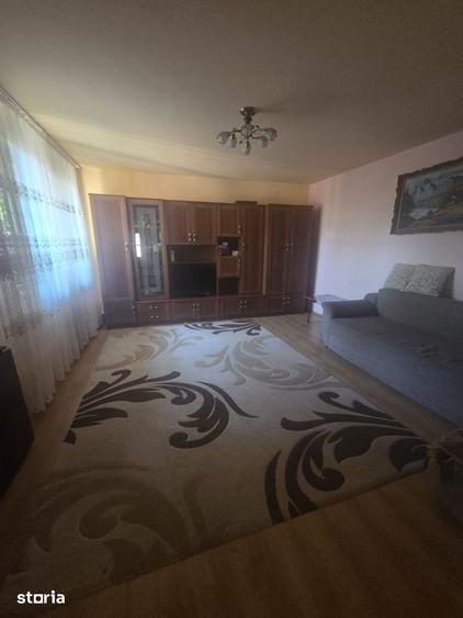 Casă cu 4 camere decomandat cu Teren 250 Mp în Șimnicu de Sus